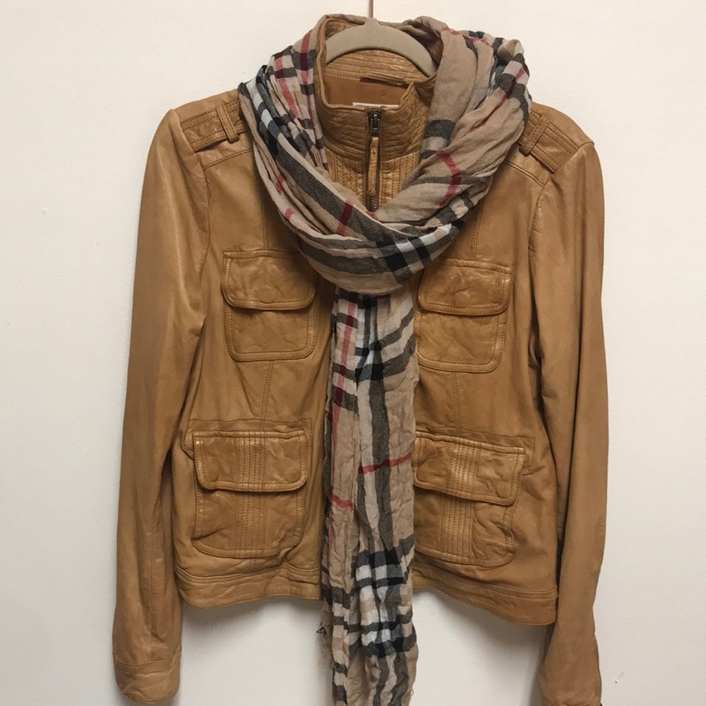 Soft caramel color.Look great any time of year